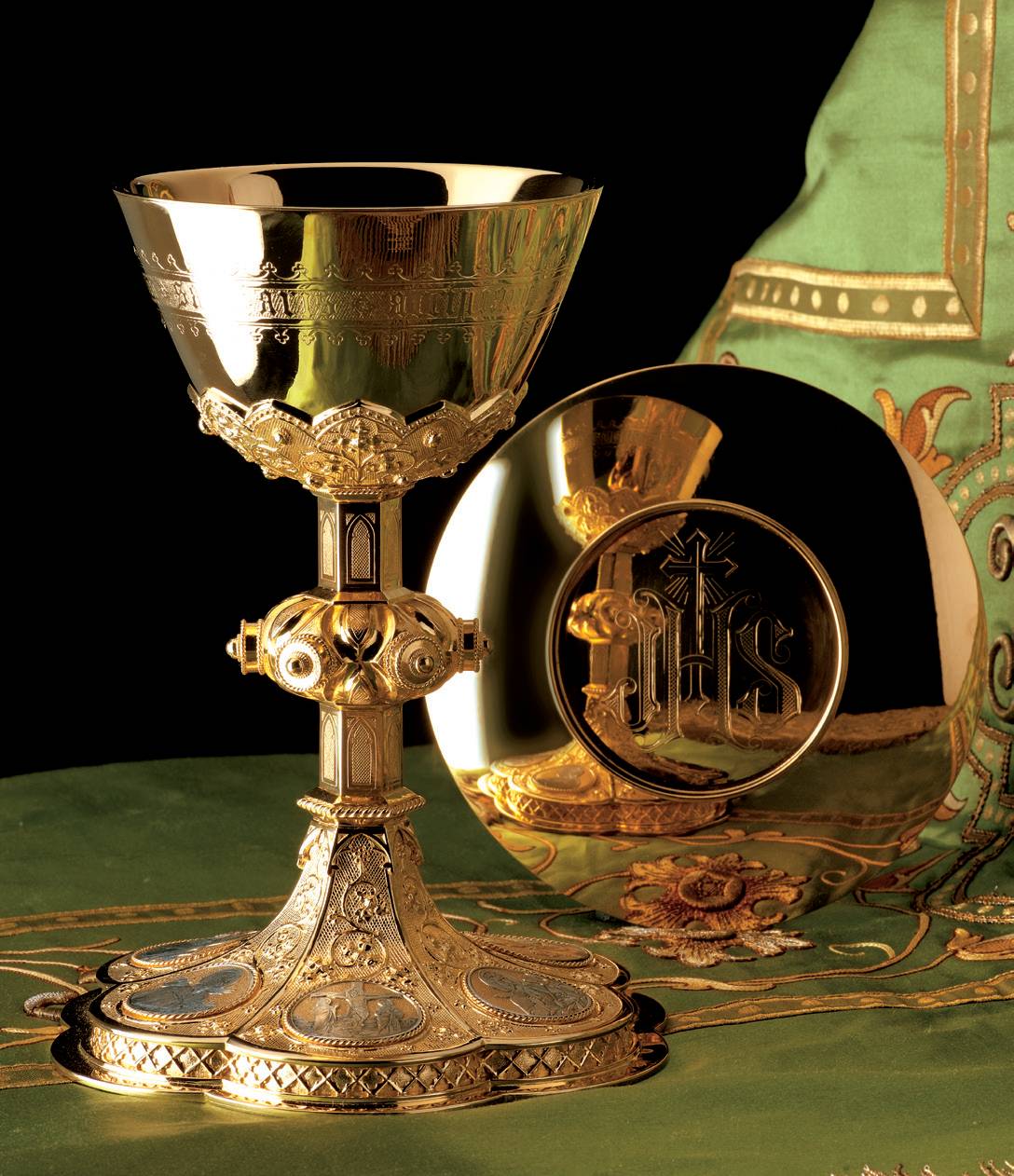 4 Evangelists, Crucifixion & Mary Chalice & 6-1/4" Scale Paten w/Ring