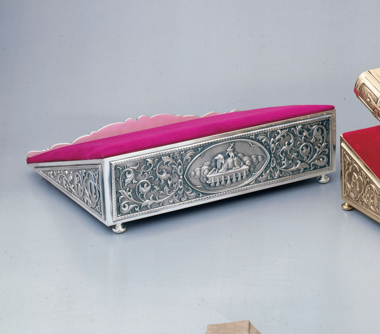 Agnus Dei/Alpha Omega Bible/Book/Missal Stand Only